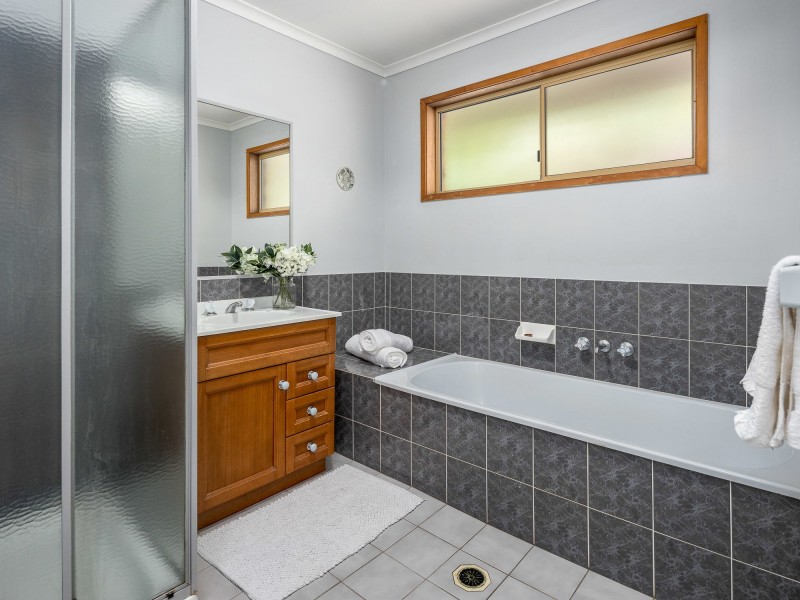 21 Tetragona Drive, Arana Hills QLD 4054