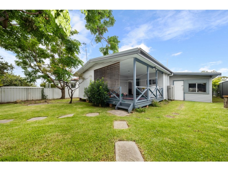 24 Dudley Street, Gorokan NSW 2263