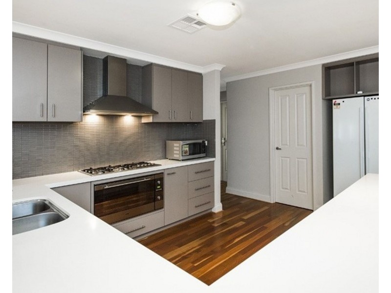 6 Alcaston Road, Harrisdale WA 6112