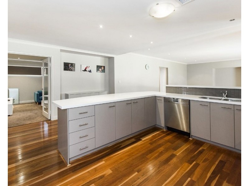 6 Alcaston Road, Harrisdale WA 6112