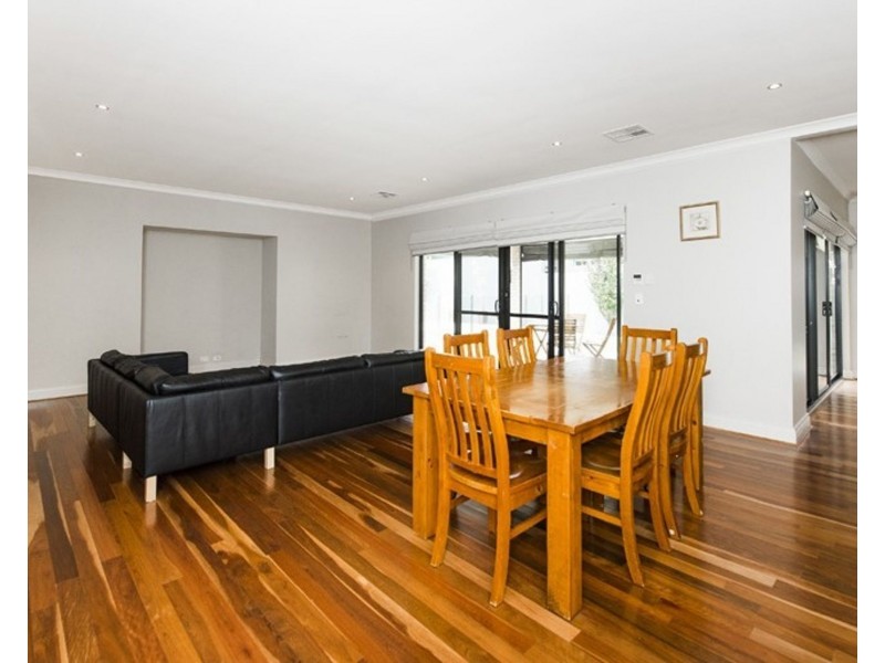 6 Alcaston Road, Harrisdale WA 6112