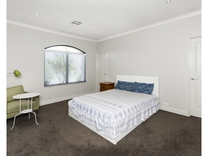 6 Alcaston Road, Harrisdale WA 6112