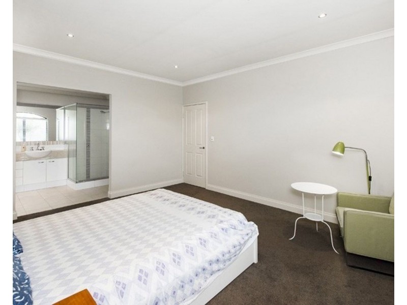 6 Alcaston Road, Harrisdale WA 6112