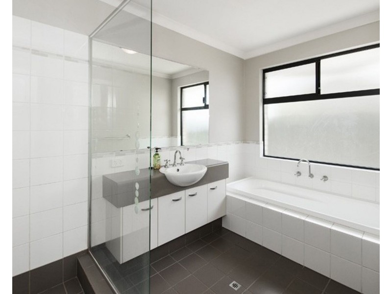 6 Alcaston Road, Harrisdale WA 6112