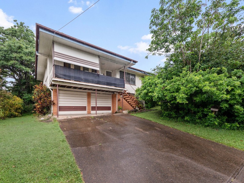 39 Pareena Crescent, Mansfield QLD 4122