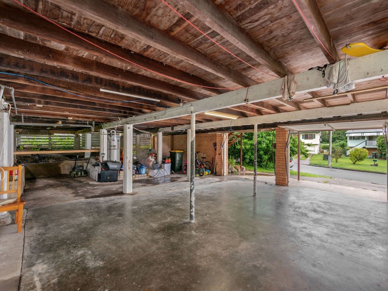 39 Pareena Crescent, Mansfield QLD 4122