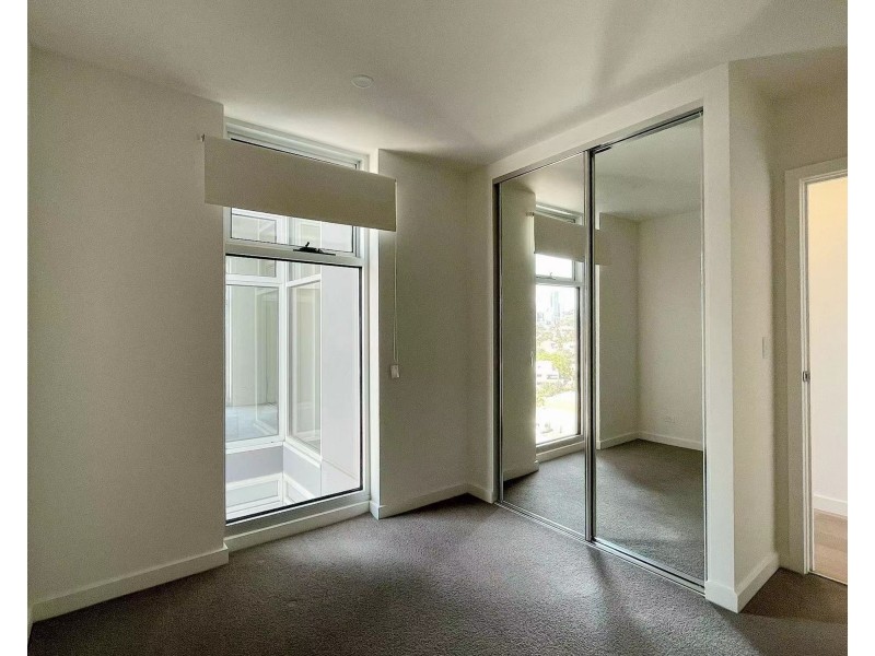 704/33 Racecourse Road, North Melbourne VIC 3051