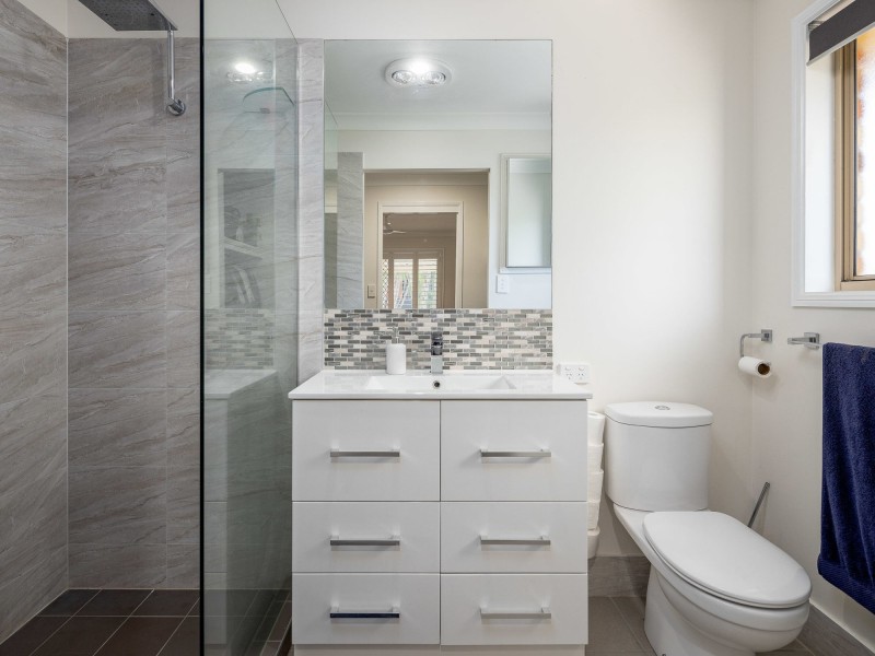 3 Vauton Court, Arana Hills QLD 4054