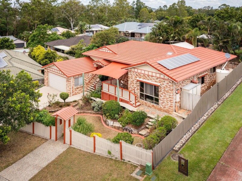 3 Vauton Court, Arana Hills QLD 4054