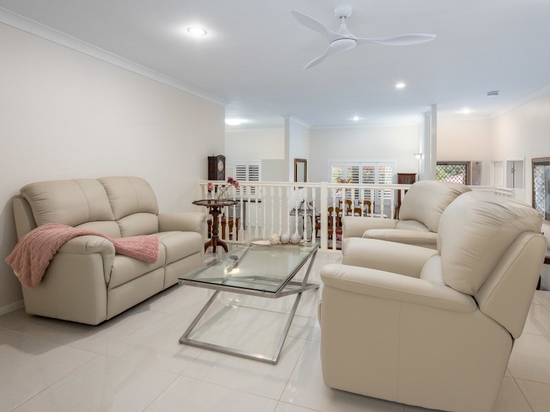 3 Vauton Court, Arana Hills QLD 4054