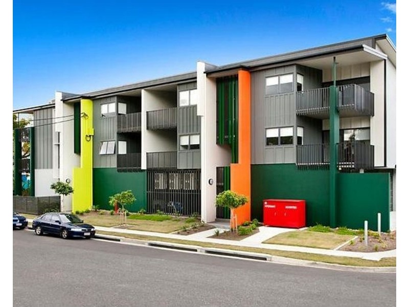 8/2-4 Garden Terrace, Newmarket QLD 4051