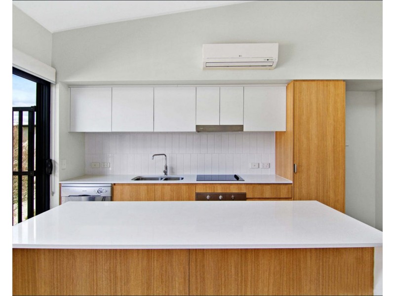 8/2-4 Garden Terrace, Newmarket QLD 4051