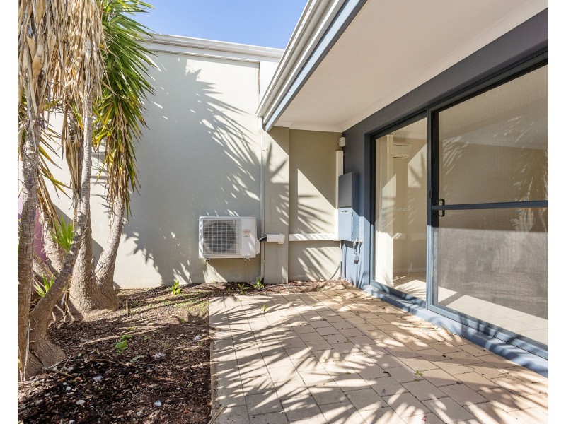 30/11 Serls Street, Armadale WA 6112