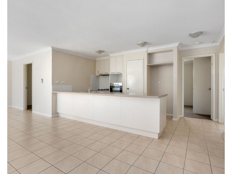 30/11 Serls Street, Armadale WA 6112