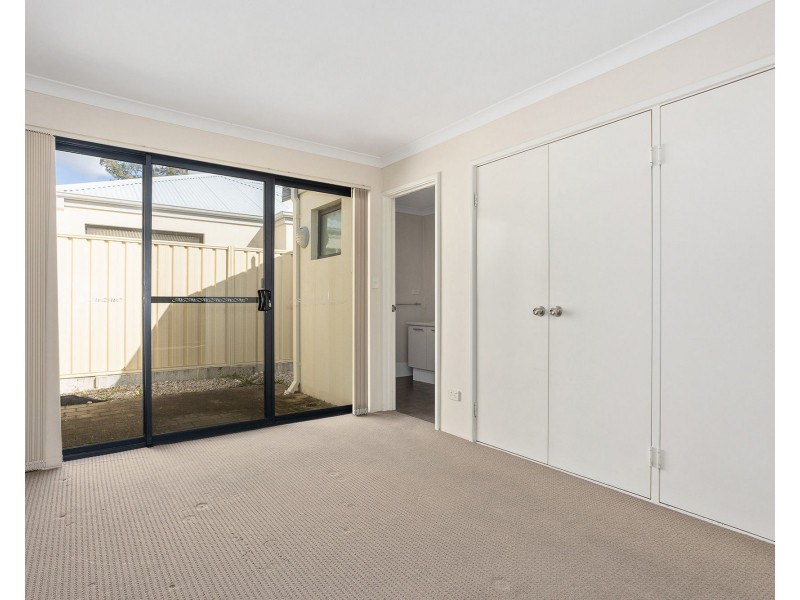 30/11 Serls Street, Armadale WA 6112