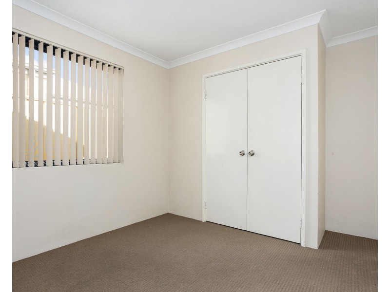 30/11 Serls Street, Armadale WA 6112