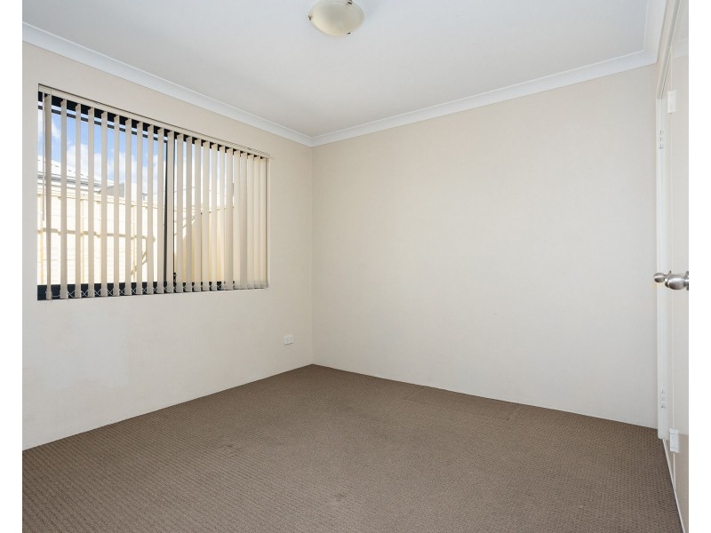 30/11 Serls Street, Armadale WA 6112