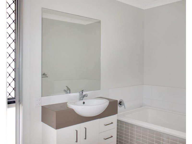 2/58 Goundry Street, Holmview QLD 4207