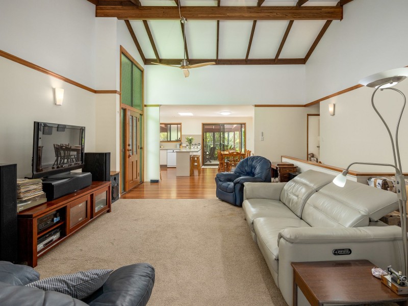 26 Bel-Air Court, Ferny Hills QLD 4055