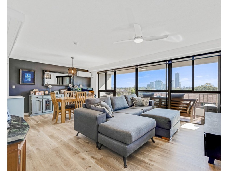 18/20 Commodore Drive, Paradise Waters QLD 4217