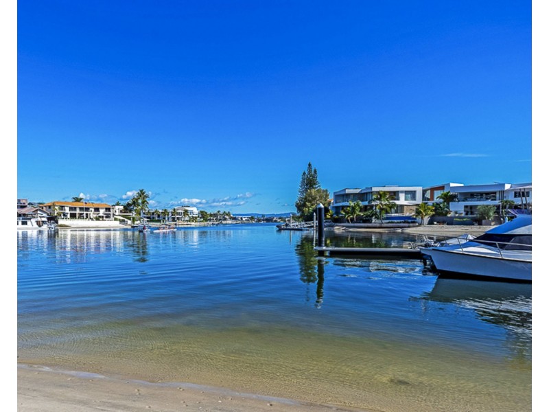 18/20 Commodore Drive, Paradise Waters QLD 4217