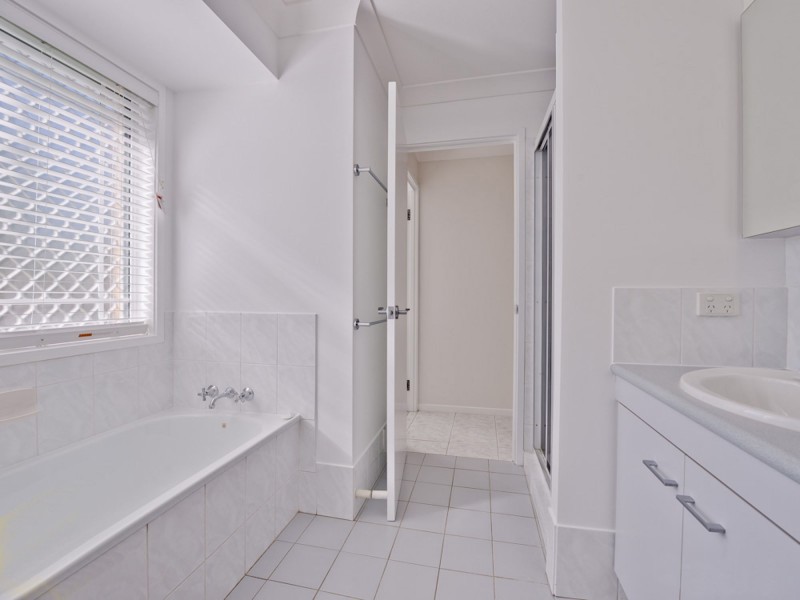 2/3 John Street, Everton Hills QLD 4053