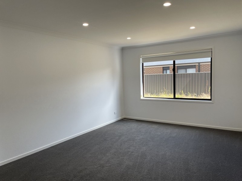 30 Peters Drive, Stratford VIC 3862