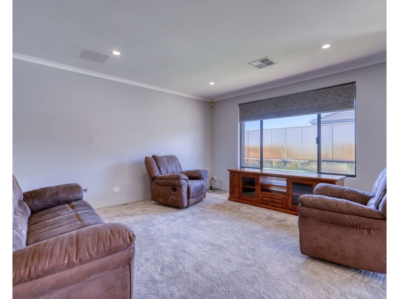 17 Heathcote Way, Bertram WA 6167