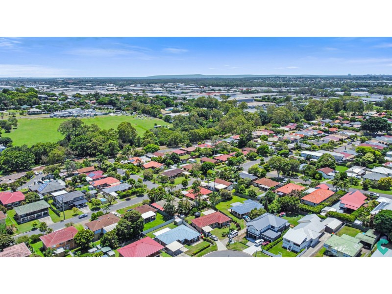 18 Benyon Street, Wavell Heights QLD 4012