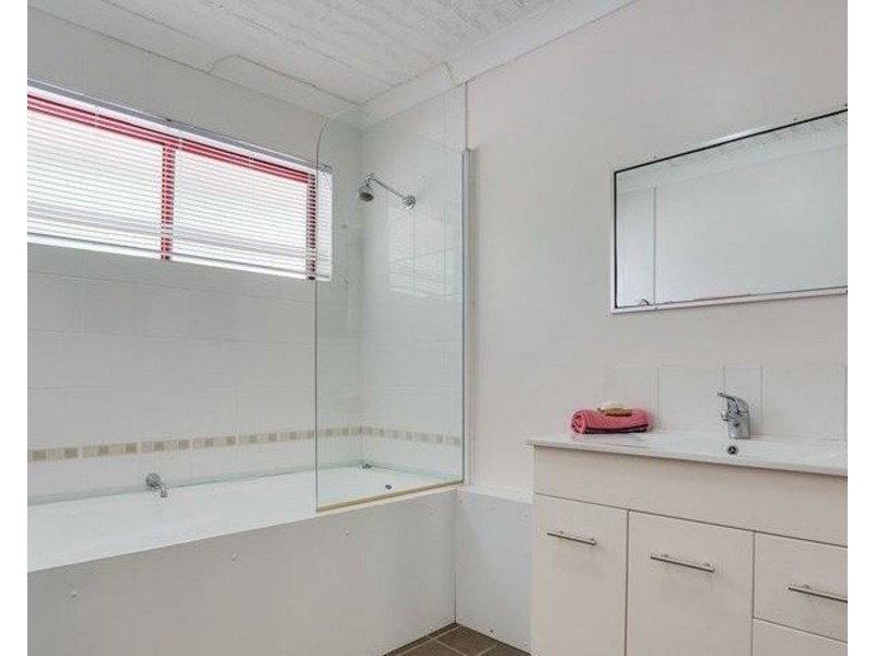 20 Shirley Street, Redbank Plains QLD 4301