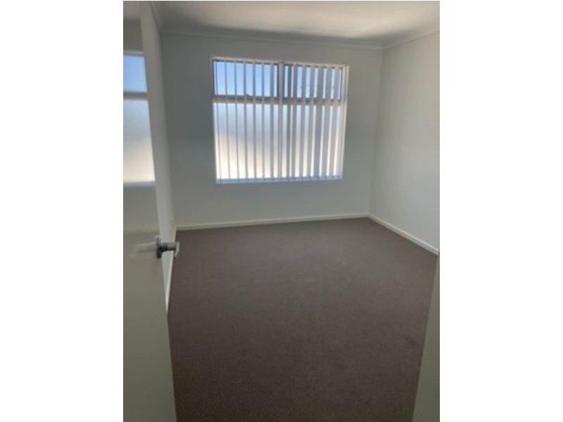 52 Strinesdale blvd, Aveley WA 6069