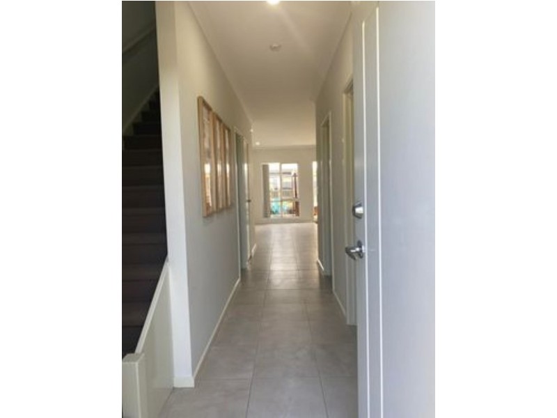 52 Strinesdale blvd, Aveley WA 6069