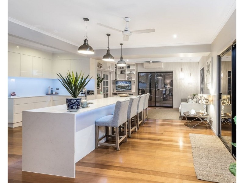 21 Wolsey Street, Sandgate QLD 4017