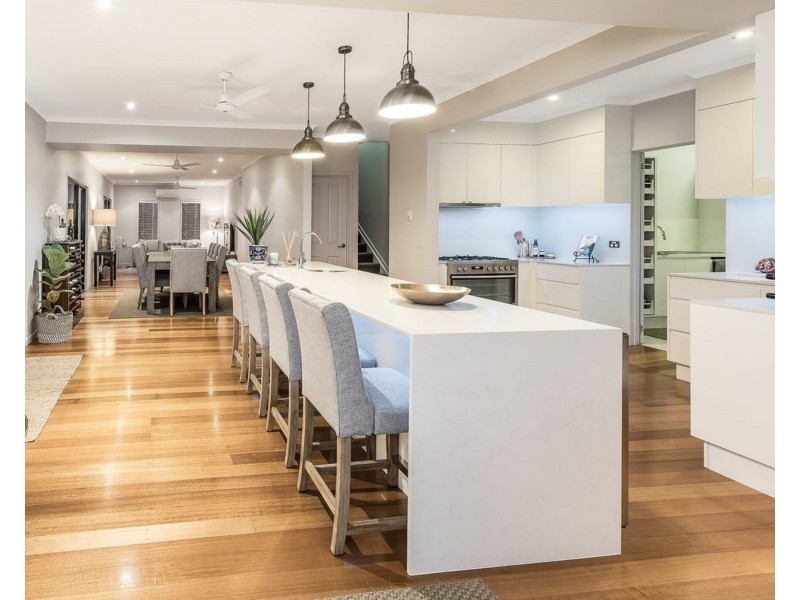 21 Wolsey Street, Sandgate QLD 4017