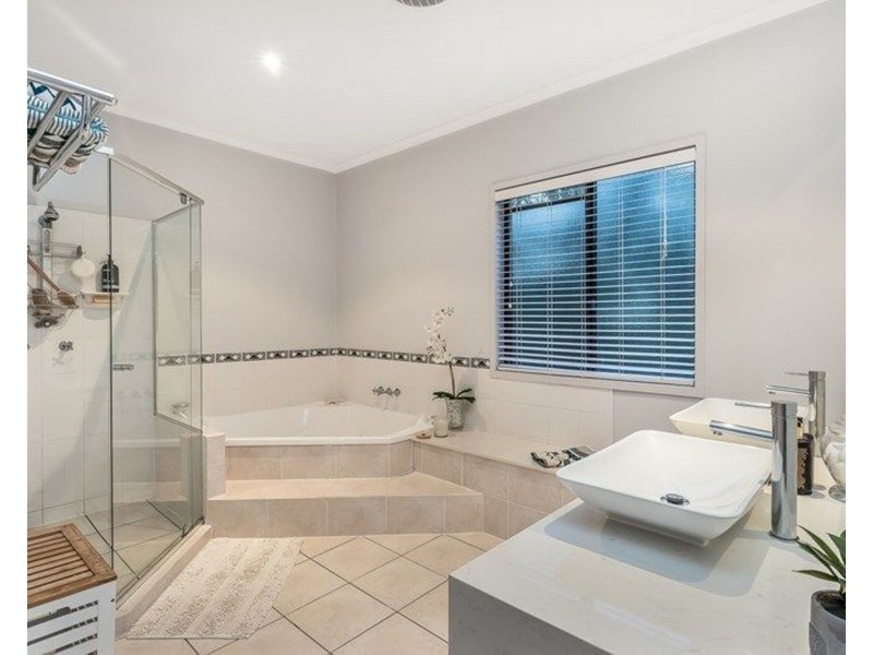 21 Wolsey Street, Sandgate QLD 4017