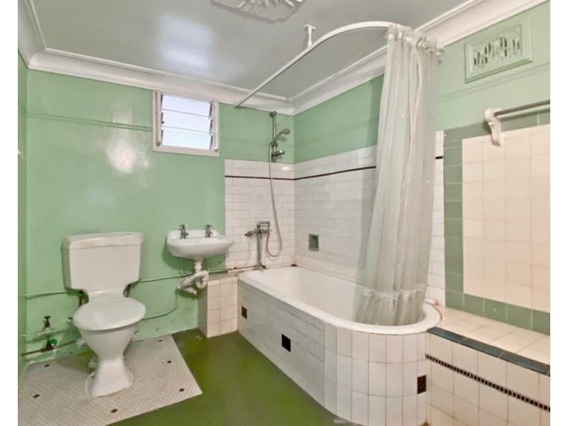 70 Earl Street, Greenslopes QLD 4120