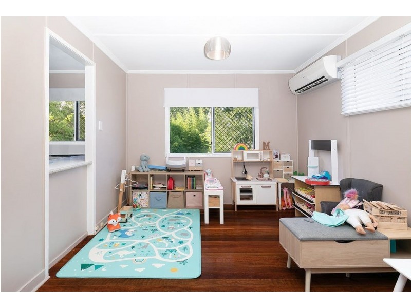 6 Rutherford Street, Stafford Heights QLD 4053