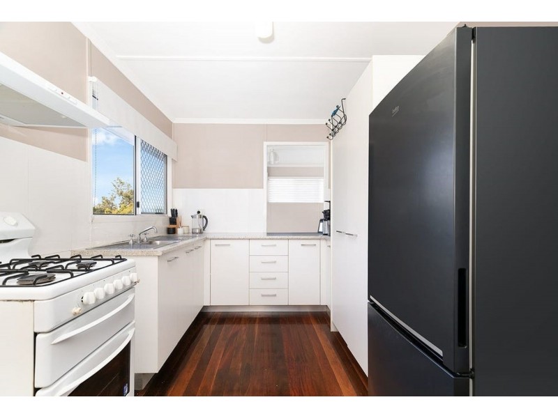 6 Rutherford Street, Stafford Heights QLD 4053