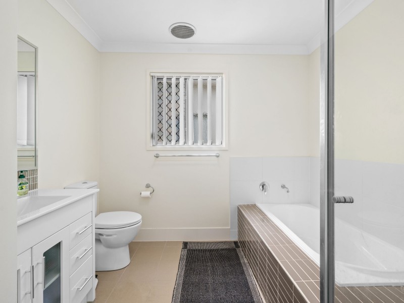 25/12 Singh St, Wynnum West QLD 4178
