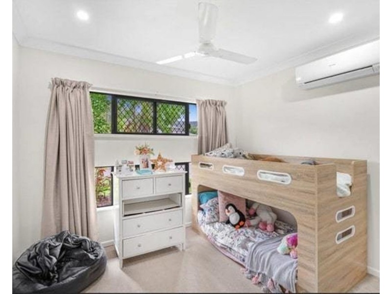 16 Arrowsmith Close, Smithfield QLD 4878