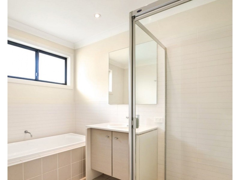 1 Highland Crescent, Belmont QLD 4153