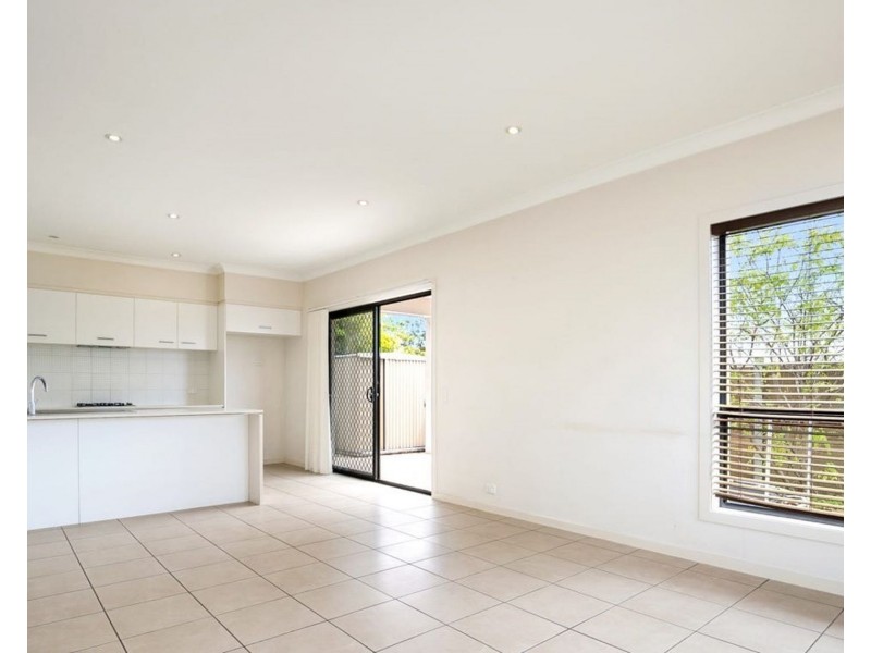 1 Highland Crescent, Belmont QLD 4153