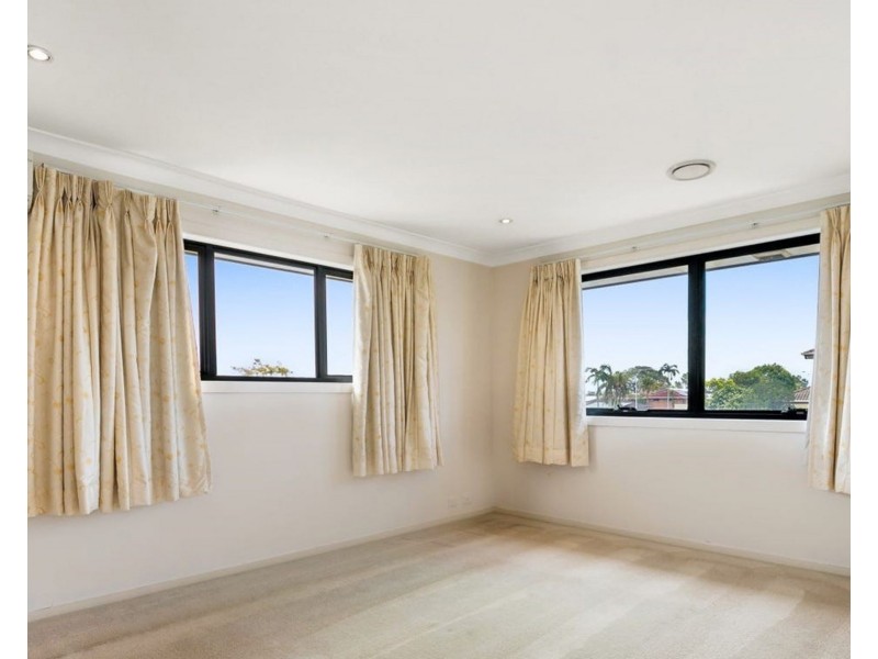 1 Highland Crescent, Belmont QLD 4153