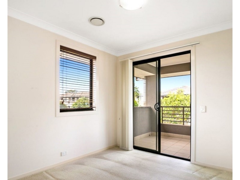 1 Highland Crescent, Belmont QLD 4153