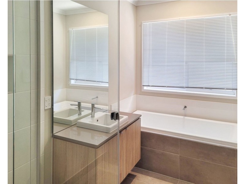 65 Applecross Cct, Spring Mountain QLD 4124