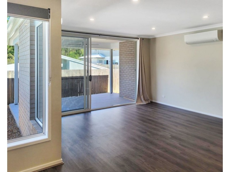 65 Applecross Cct, Spring Mountain QLD 4124