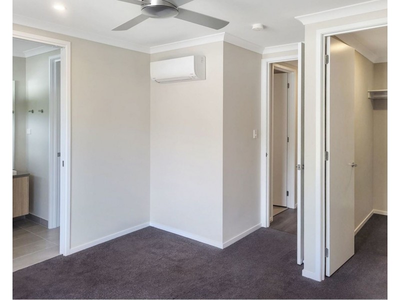 65 Applecross Cct, Spring Mountain QLD 4124