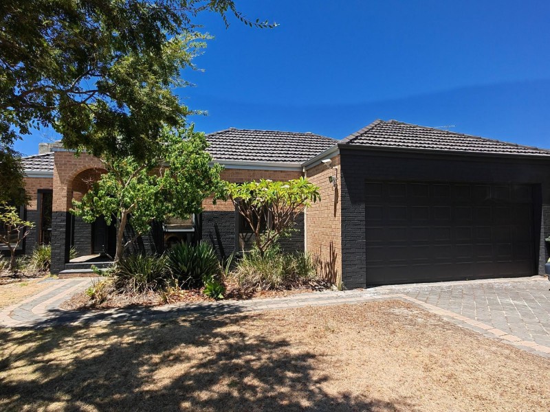 1/4 Holford Way, Wilson WA 6107