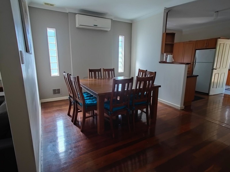1/4 Holford Way, Wilson WA 6107