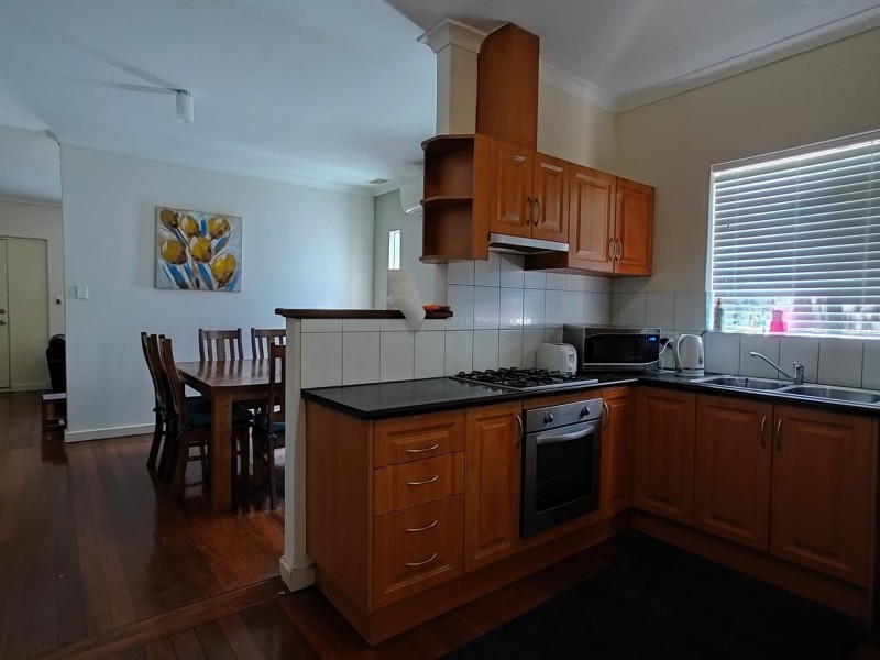 1/4 Holford Way, Wilson WA 6107